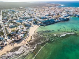 Trasferirsi a Fuerteventura: documenti, costi e zone migliori per lavorare o vivere di pensione