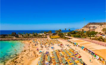 Playa de Amadores a Gran Canaria: mare tranquillo, servizi e passeggiata fino a Puerto Rico