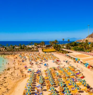 Playa de Amadores a Gran Canaria: mare tranquillo, servizi e passeggiata fino a Puerto Rico