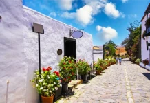 Betancuria a Fuerteventura: cosa vedere nell’antica capitale tra chiese, mirador e paesaggi rurali