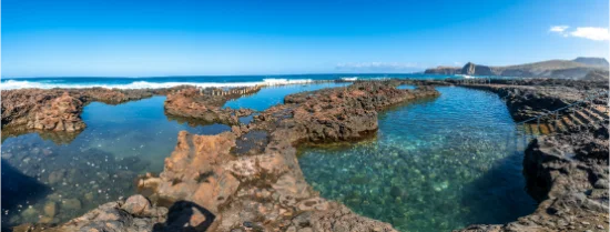 Piscine naturali di Las Salinas de Agaete a Puerto de Las Nieves a Gran Canaria, Spagna.