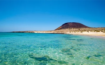 La Graciosa in un giorno: itinerario da Caleta de Sebo a Playa Francesa senza correre