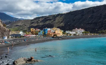 Tazacorte a La Palma: spiaggia nera, porto, centro storico e tramonti sulla costa ovest