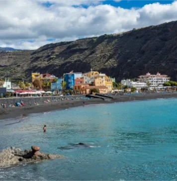 Tazacorte a La Palma: spiaggia nera, porto, centro storico e tramonti sulla costa ovest