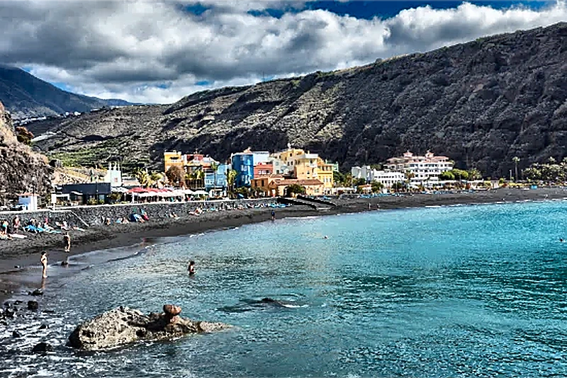 Spiaggia vulcanica di Tazacorte a La Palma