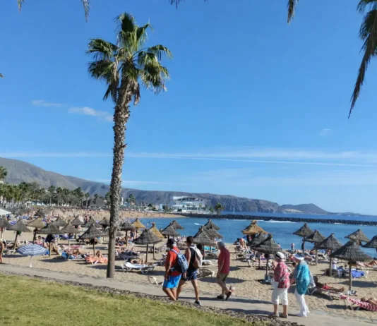 Tenerife accessibile: spiagge, trasporti e consigli per un viaggio inclusivo